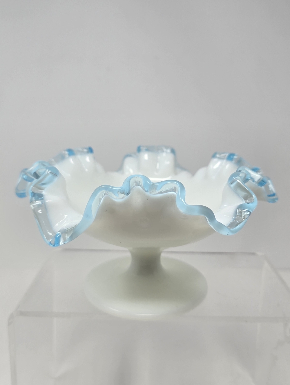 FENTON Milk Glass Pedestal Dish VTG White Blue Ruffled Scalloped Edge 7" Vintagw